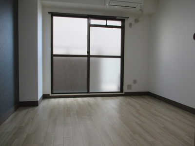 【居間・リビング】 | センチュリー新大阪 | ゆったりとしたリビングです