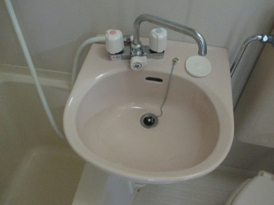 【洗面所】 | センチュリー新大阪 | 明るい洗面所です