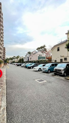 ベルヴェデールイトーピア武庫川の駐車場|駐車場