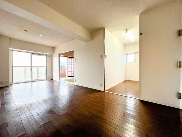 ベルヴェデールイトーピア武庫川の居間・リビング|LDK