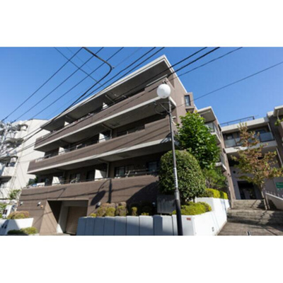 【外観】 | フラテ西荻窪 | 鉄筋コンクリート造のがっちりとした建物。