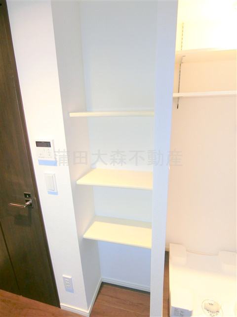 ベルシード蒲田Ⅱの収納|洗濯機横棚収納