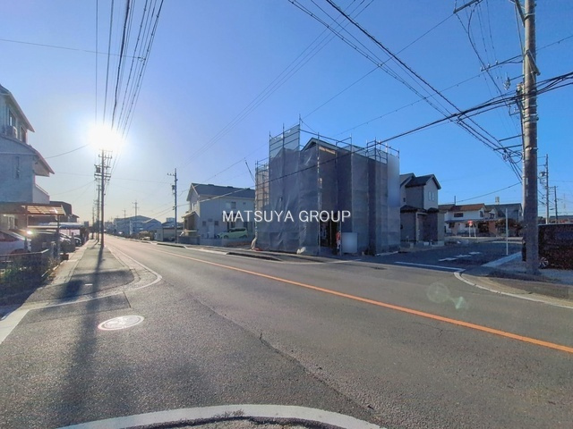 【前面道路含む現地写真】の画像