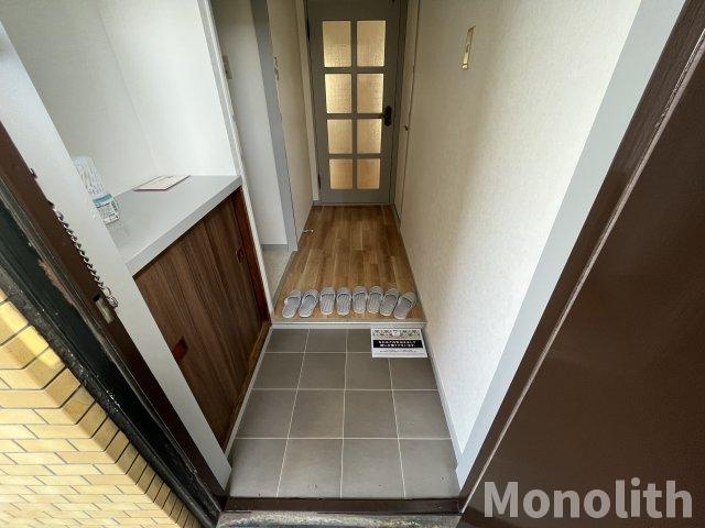 シャトー岸和田の玄関