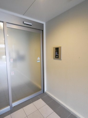 【エントランス】 | フラッティ智恵光院 | オートロック