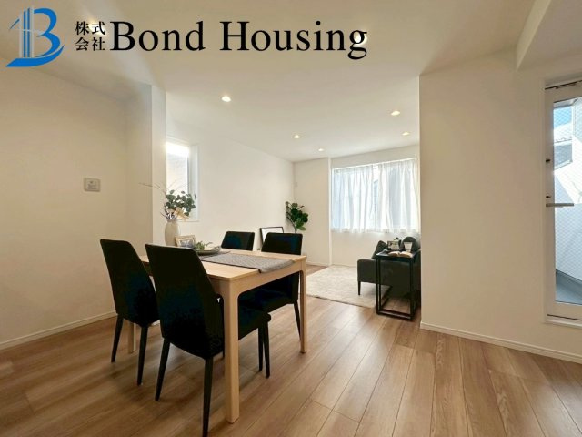 床暖房完備　星陵台7丁目　新築限定1棟の居間・リビング