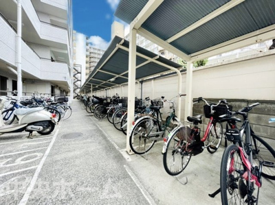 【駐輪場】 | 荒川遊園ビューハイツ | 【自転車置き場】最新の空き状況や費用などの詳細は担当スタッフまでお問い合わせください。