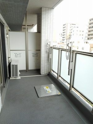 フェスタ元浅草のバルコニー