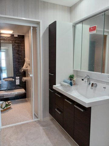 コスモシティ三宮東の洗面所|洗面化粧台