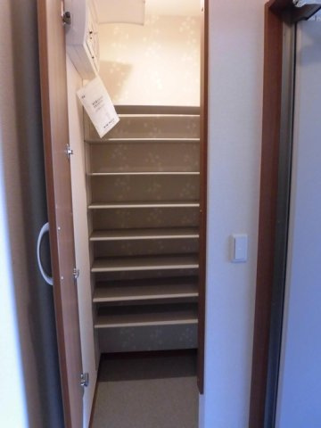 センチュリーハイムあかね台の収納|シューズクローク