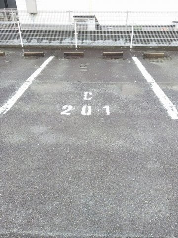 セピアハイツアラキＣの駐車場