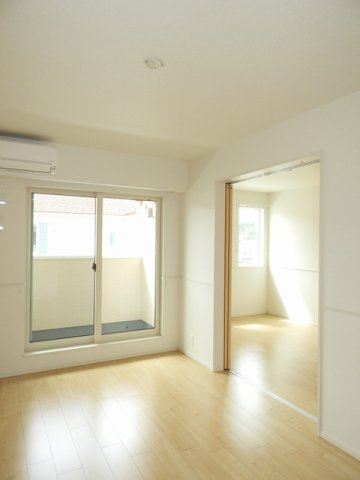 クロガネＢの居間・リビング|ゆったりとしたリビングです