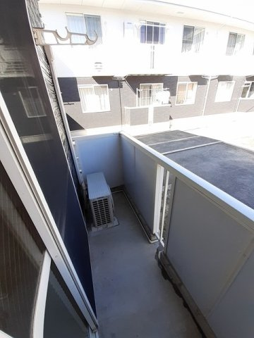 シャルムＣのバルコニー|外からの目が気にならないバルコニーで洗濯物が干せます