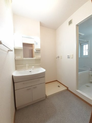 メリディオさくらⅠの洗面所|忙しい朝には欠かせない洗面所です