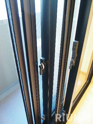 【バルコニー】 | ルーブル旗の台弐番館