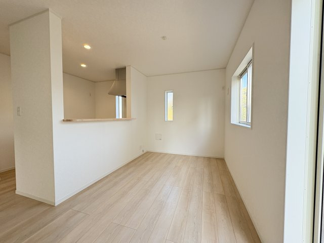 【居間・リビング】 | 熊谷市石原第7  クレイドルガーデン　新築戸建　全2棟　1号棟
