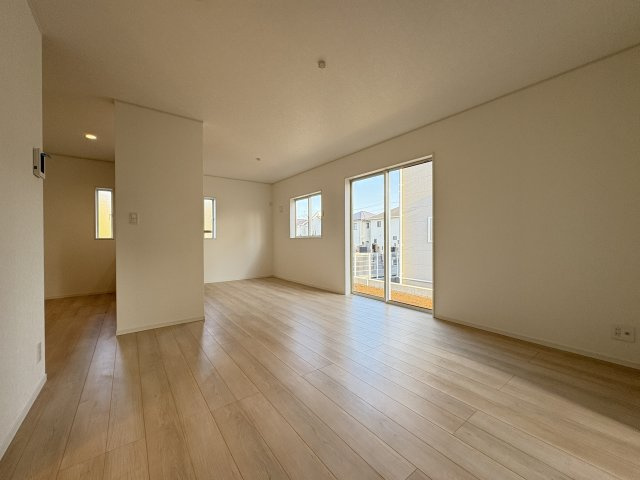 【居間・リビング】 | 熊谷市石原第7  クレイドルガーデン　新築戸建　全2棟　1号棟