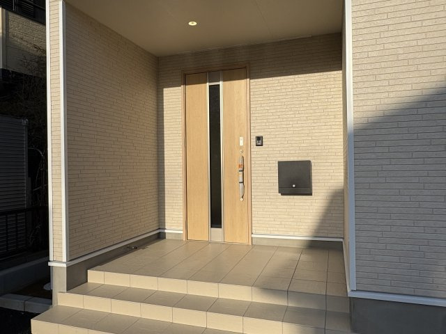【玄関】 | 熊谷市石原第7  クレイドルガーデン　新築戸建　全2棟　1号棟