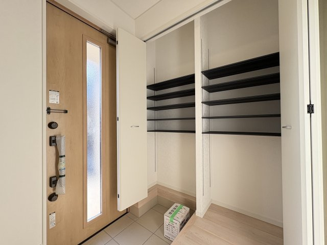 【玄関】 | 熊谷市石原第7  クレイドルガーデン　新築戸建　全2棟　1号棟