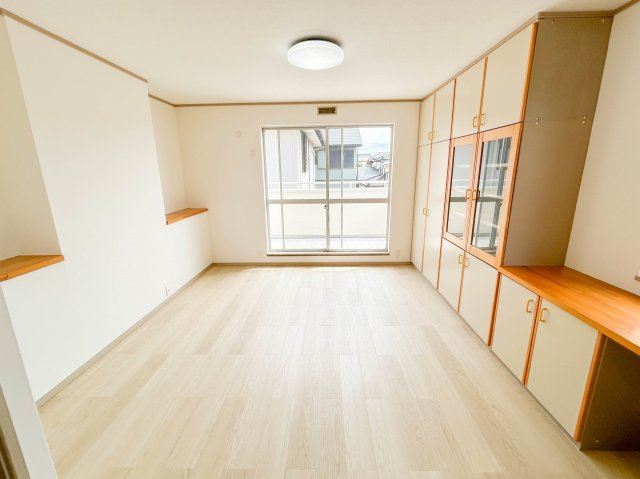 【洋室】 | 三島市富士見台 中古住宅 XH05918 | 三島市富士見台　2F洋室11.5帖　リフォーム後