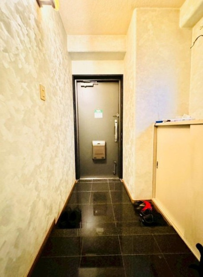 【玄関】 | エンゼルハイム王子 | 帰り着くたびに洗練されたテイストの空間に迎えられ誇りと喜びを感じる玄関まわりです。