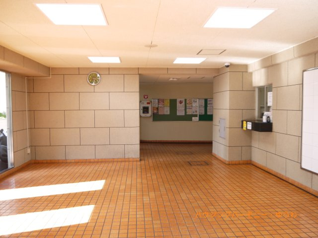 【その他共用部分】 | エンゼルハイム王子 | 清潔感と歓迎感があるエントランスホールとなります。