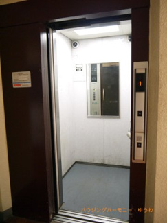 【その他共用部分】 | 勿論エレベーターが備え付けられています。