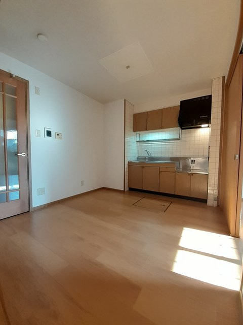 ウッドイン１番館の居間・リビング