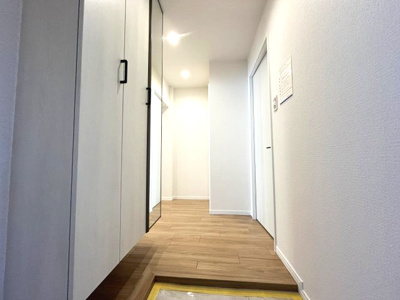 【玄関】 | コープ野村新瑞橋　B棟 | 令和7年10月リフォーム完了！ペット飼育相談可能！浴室乾燥機完備！