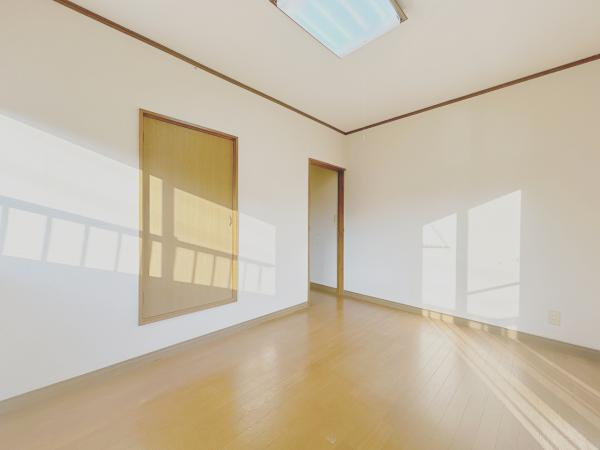 富士宮市安居山の中古一戸建|2階6帖洋室別角度