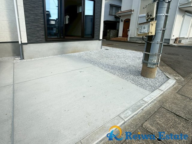 新築戸建　高座郡寒川町中瀬の駐車場