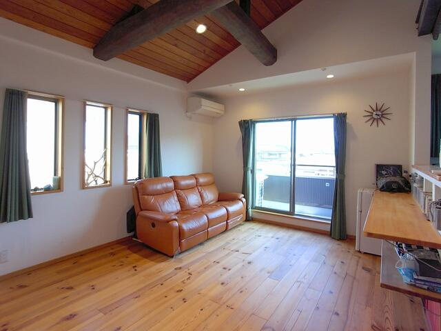 富士市中里の中古一戸建|２階洋室（１４帖）