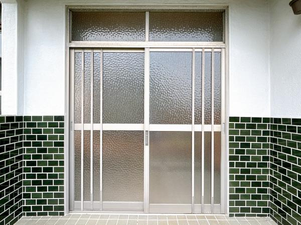 富士市一色の中古一戸建|【現況販売】玄関（外観）