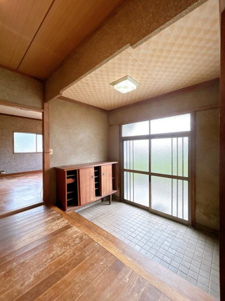 富士市一色の中古一戸建|【現況販売】玄関（内観）
