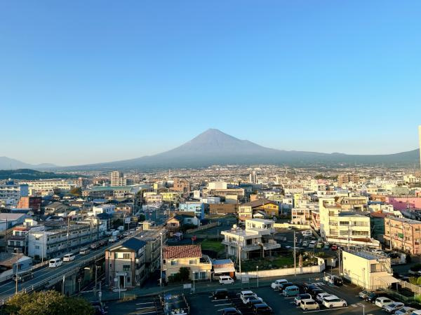 富士市水戸島元町の中古マンション|玄関から見た眺望
