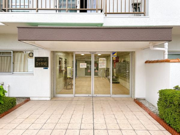 富士市水戸島元町の中古マンション|エントランス