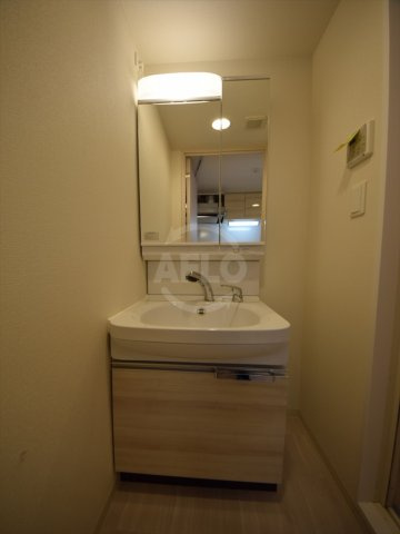 プレサンス心斎橋ソレイユの独立洗面台|プレサンス心斎橋ソレイユ　独立洗面化粧台