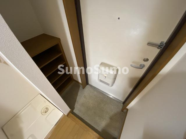 竹下駅前ENハイツの玄関