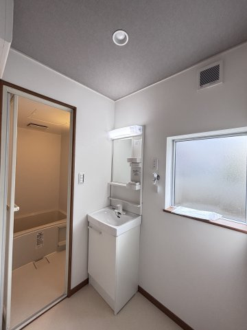 中古戸建　上安2丁目の独立洗面台