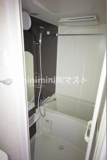 ラグゼ難波西Ⅰの浴室