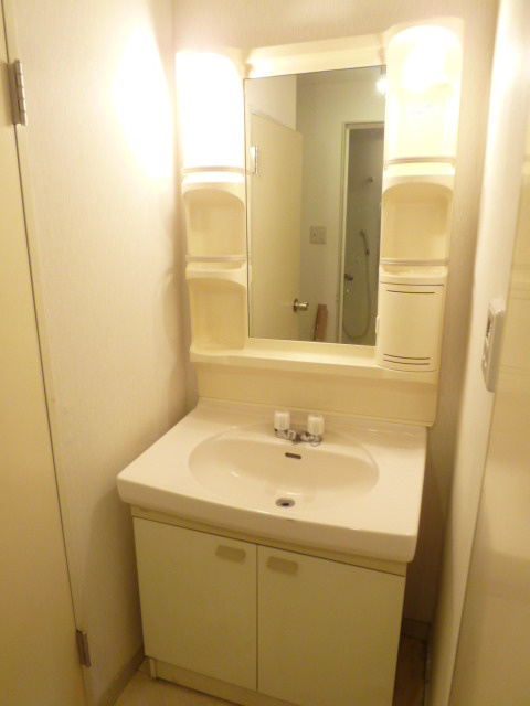 日興初台スカイマンションの洗面所|2025年9月撮影