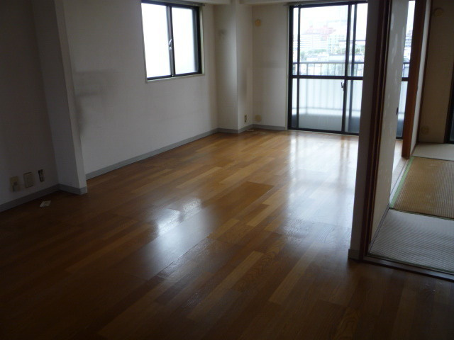 日興初台スカイマンションの居間・リビング|2025年9月撮影　