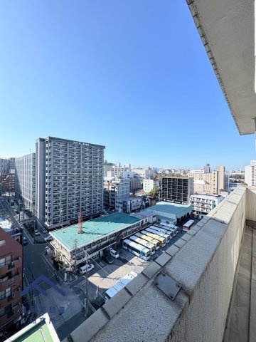 博多駅前ビルのエントランス