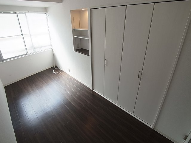 湊川センタービルA棟の内装|ダークブラウンのお洒落な内装