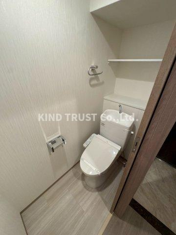 プレジオ梅田のトイレ|落ち着いた色調のトイレです