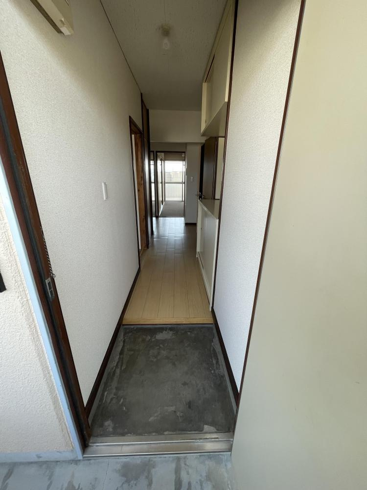 グランドハイツの玄関