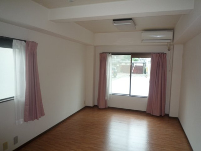 【洋室】 | メゾンＫ