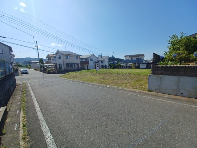 嵐山町平澤 土地60坪の前面道路含む現地写真|南側幅員約6ｍ公道に約16.3ｍ接道