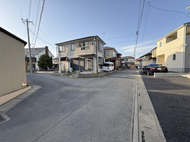 【前面道路含む現地写真】 | 熊谷市石原第7  クレイドルガーデン　新築戸建　全2棟　2号棟