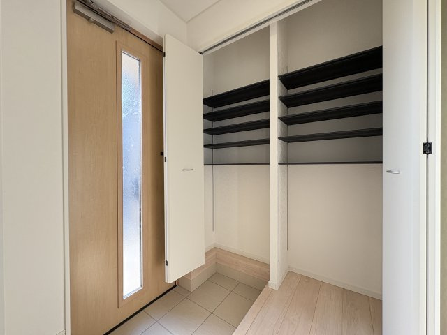 【玄関】 | 熊谷市石原第7  クレイドルガーデン　新築戸建　全2棟　2号棟